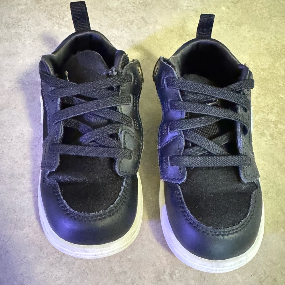 Toddler Black Jordan’s - Size 8C